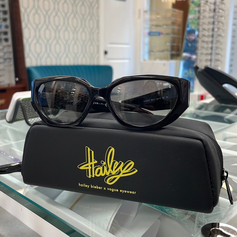 NWT vogue sunglasses
